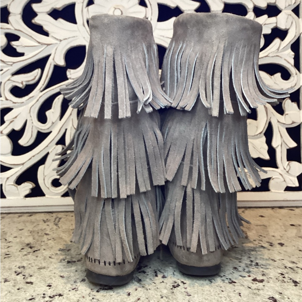Minnetonka Fabulous Fringe Suede Leather Moccasin Boots Size 10 - Picture 4 of 12